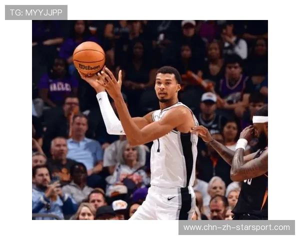 马刺准备让文班减少三分出手，回归篮下统治